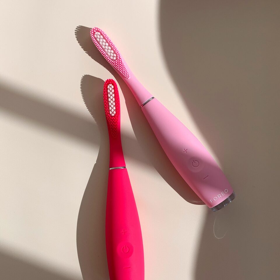 FOREO ISSA™ 3 Silicone Electric Toothbrush | Takashimaya