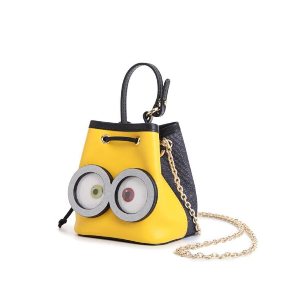 Fionfashion_official has the perfect minion bag!! Click link to prod